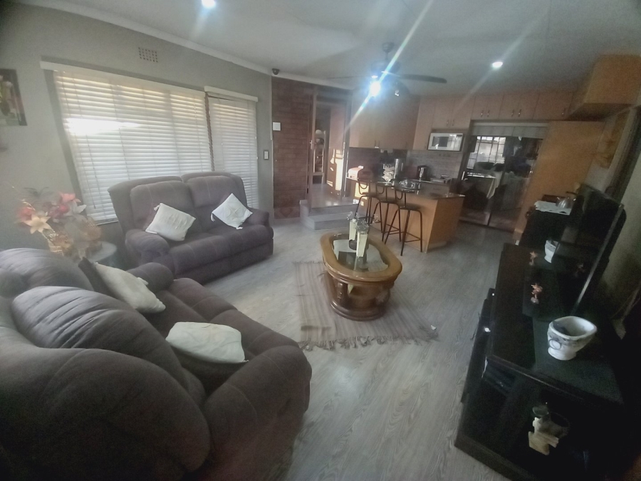 5 Bedroom Property for Sale in Vaalpark Free State